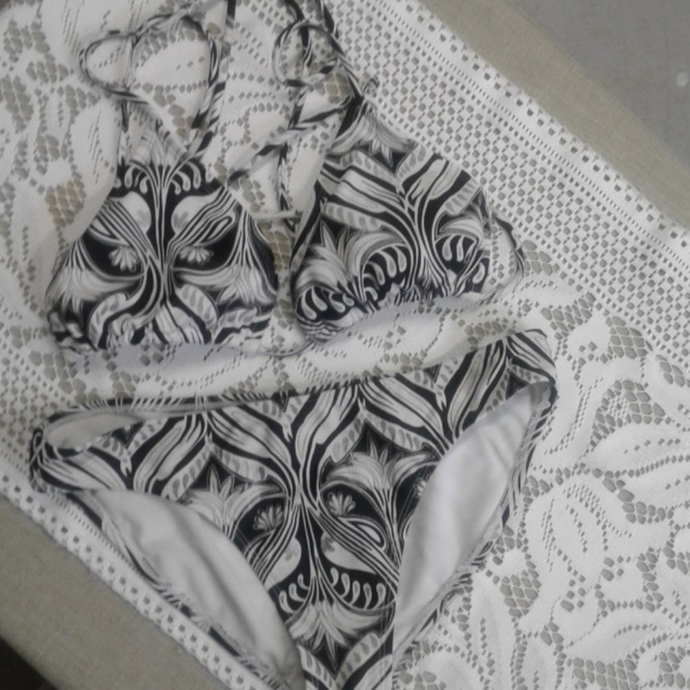 725 Originala bikini string top.